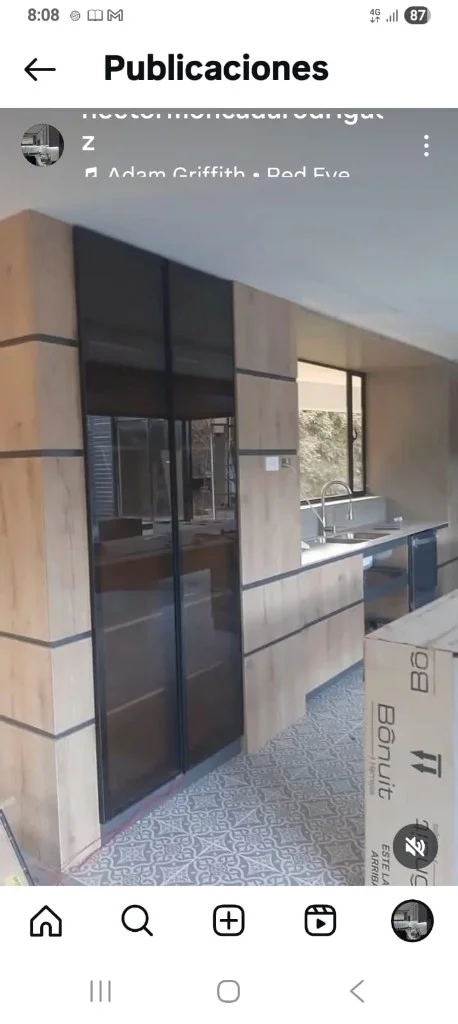 Cocina integral madera clara