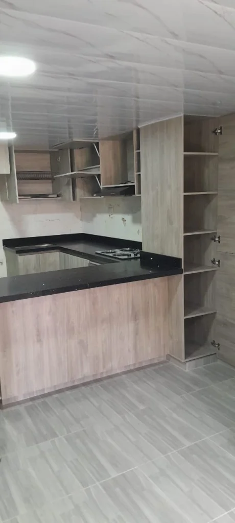 Cocina madera clara moderna