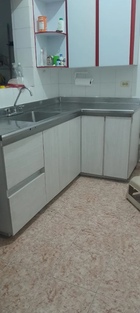 Cocina completa madera clara