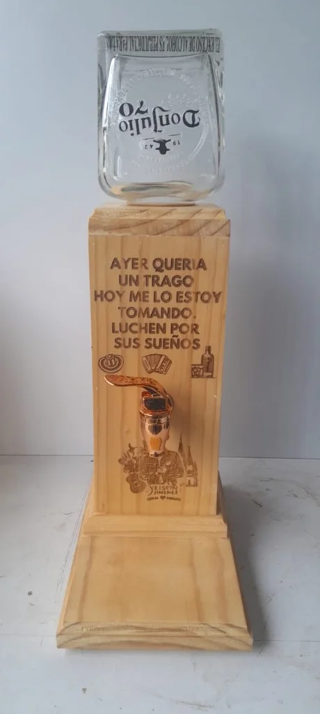 Dispensador madera con grifo