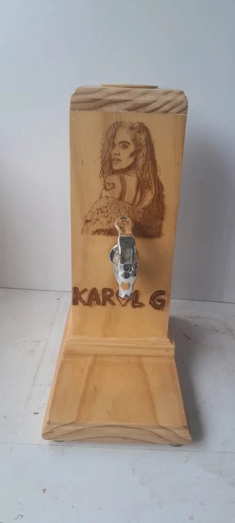 Dispensador licor madera clara