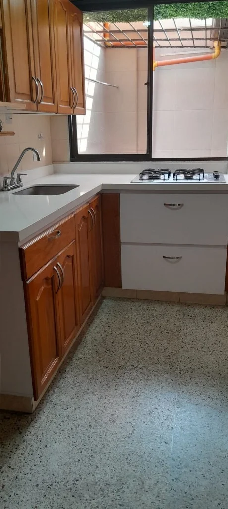 Porta casco Yamaha madera